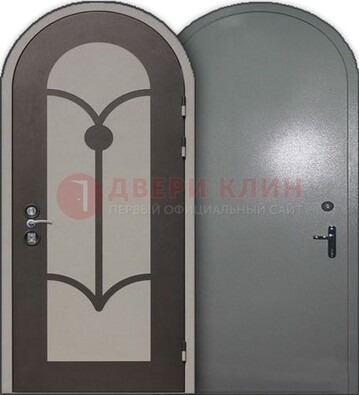 Серая входная арочная дверь ДА-2 в частный дом в Солнечногорске
