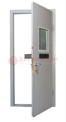 Белая металлическая дверь в кассу ДКС-1 в Королеве