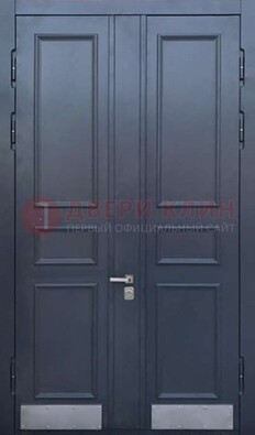 Черная двухстворчатая дверь для улицы с МДФ ДМ-535 в Королеве
