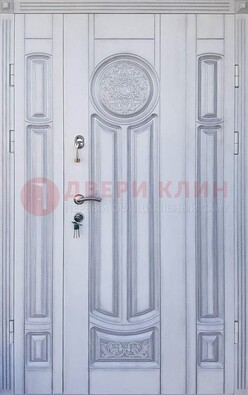 Белая двухстворчатая дверь с массивом дуба ДМД-72 в Королеве