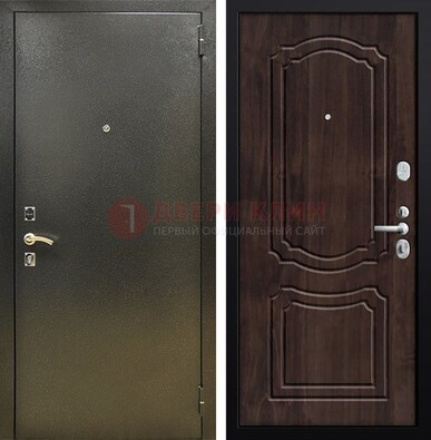 Темно-серая железная дверь с порошковым покрытием и коричневой МДФ ДП-288 в Королеве