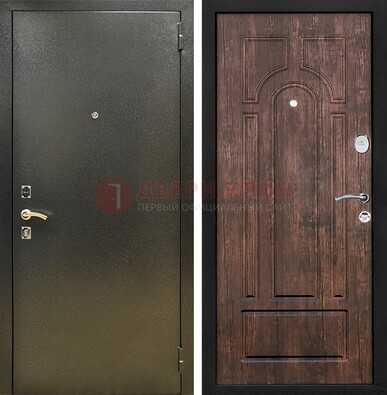 Темно-серая металлическая дверь с порошковым покрытием и МДФ коричневая ДП-292 в Королеве