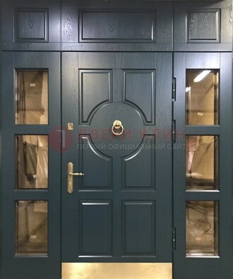 Стальная парадная дверь ДПР-64 со стеклопакетом в Королеве