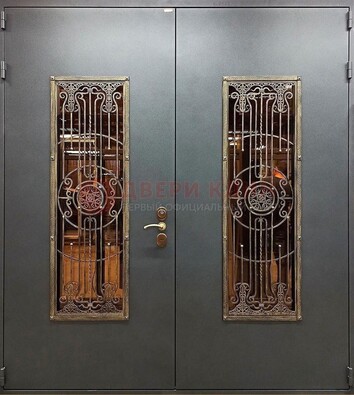 Входная металлическая парадная дверь со стеклом и ковкой ДПР-81 в Королеве