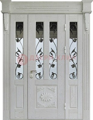 Входная парадная дверь со стеклом и ковкой в белом цвете ДПР-93 в Королеве