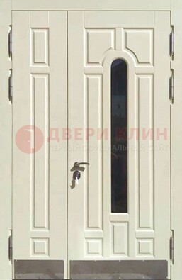 Белая двухстворчатая металлическая дверь со стеклом ДС-71 в Королеве