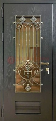 Одностворчатая железная дверь со стеклом и ковкой для дома ДСК-101 в Павловском Посаде