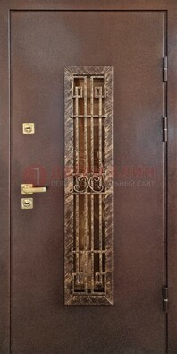 Металлическая дверь с порошковым напылением со стеклом и ковкой ДСК-110 в Королеве