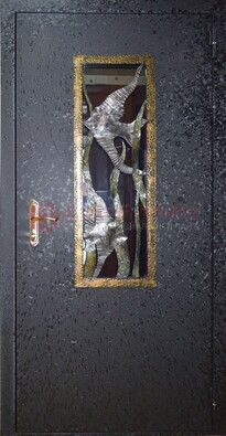 Металлическая дверь со стеклом и ковкой ДСК-82 для крыльца в Королеве