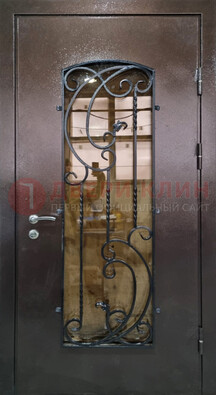 Металлическая дверь со стеклом и ковкой ДСК-95 для магазина в Ставрополе