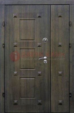 Железная двухстворчатая филенчатая дверь с виноритом ДВТ-143 в Королеве