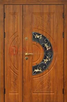 Входная дверь цвета золотой дуб с виноритом и ковкой ДВТ-176 в Королеве