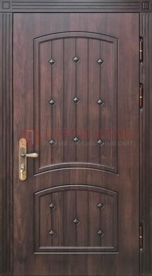 Коричневая уличная дверь с виноритом для дома ДВТ-235 в Королеве