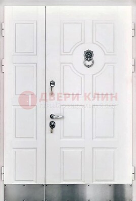 Белая входная дверь с виноритом ДВТ-246 в Королеве