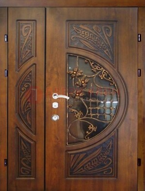 Металлическая дверь с виноритом и резной панелью внутри ДВТ-70 в Королеве