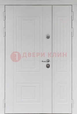 Классическая полуторная входная дверь для дома ПЛ-3 в Санкт-Петербурге