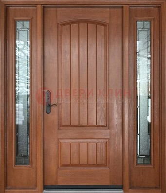 Стальная дверь с массивом дуба и витражом для дома ВЖ-17 в Гатчине