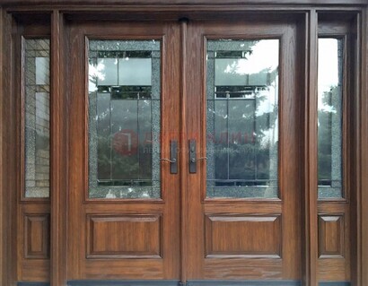 Распашная стальная дверь с массивом с витражом и фрамугами ВЖ-21 в Гатчине
